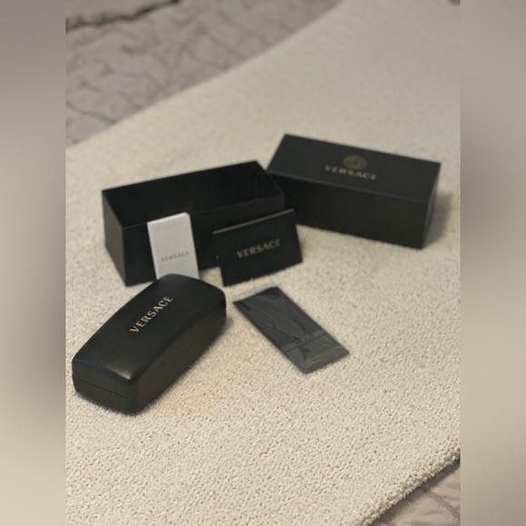 Authentic Versace Black/Grey Sunglasses. NEW!!!